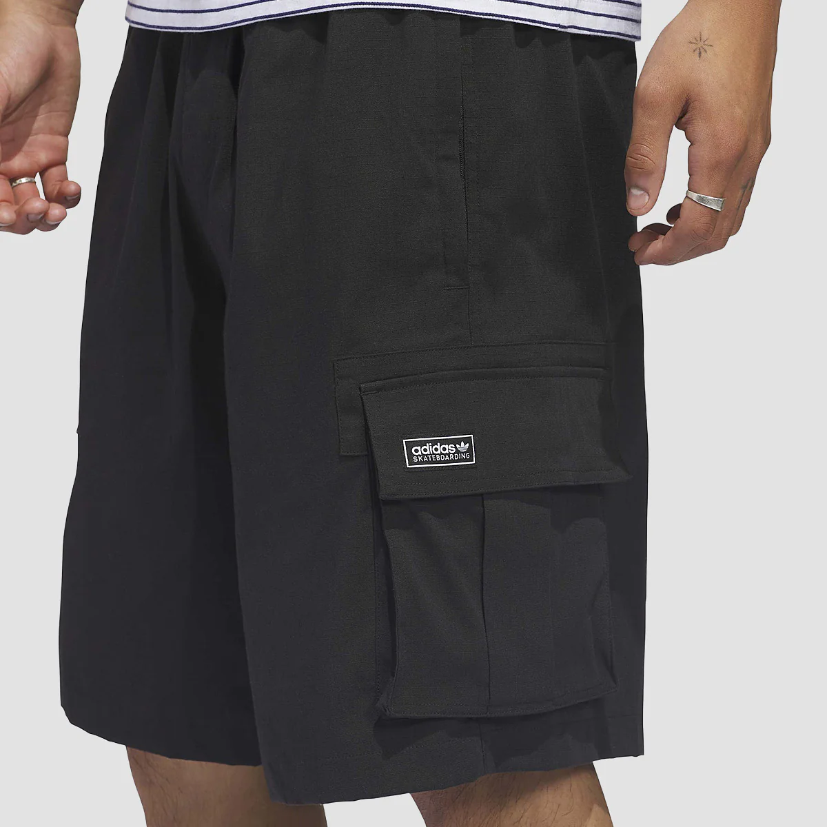adidas Skateboarding Cargo Shorts Black/Black - Image 3