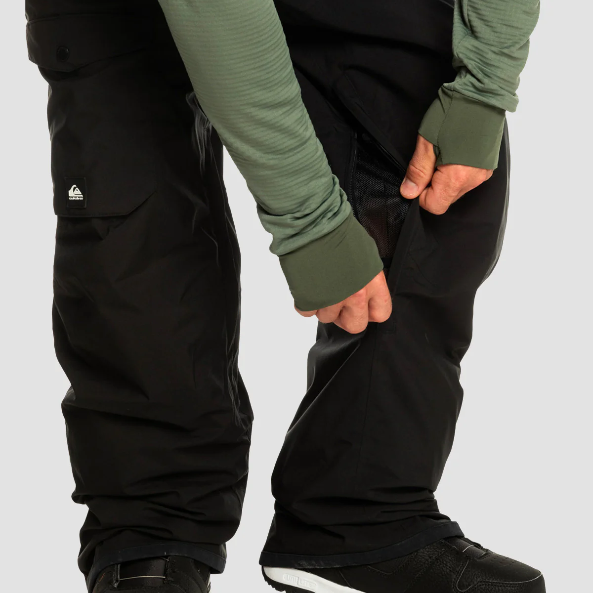 Quiksilver Utility 20K Snow Bib Pants True Black - Image 3