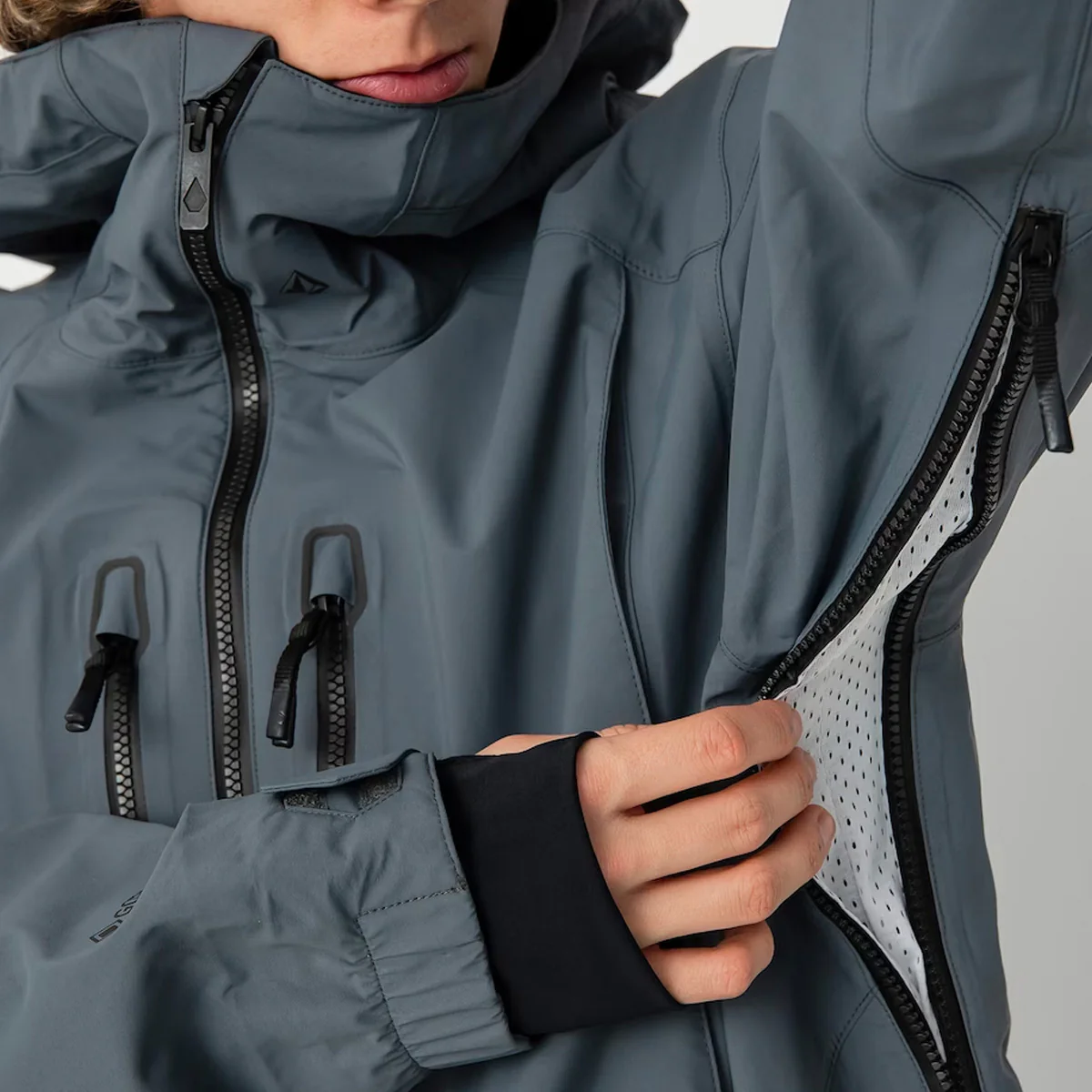 Volcom Guide Gore-Tex Snow Jacket Dark Grey - Image 3